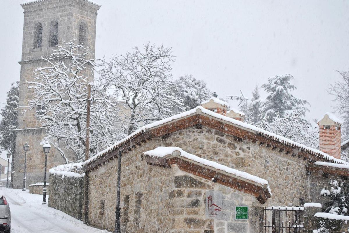 Vila El Patio De Valentina Navacerrada Exteriér fotografie